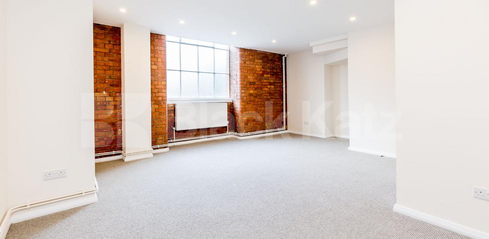 			NEWLY REFURBISHED WAREHOUSE CONVERSION, 1 Bedroom, 1 bath, 1 reception Flat			 Henshall Street, ISLINGTON-CANONBURY