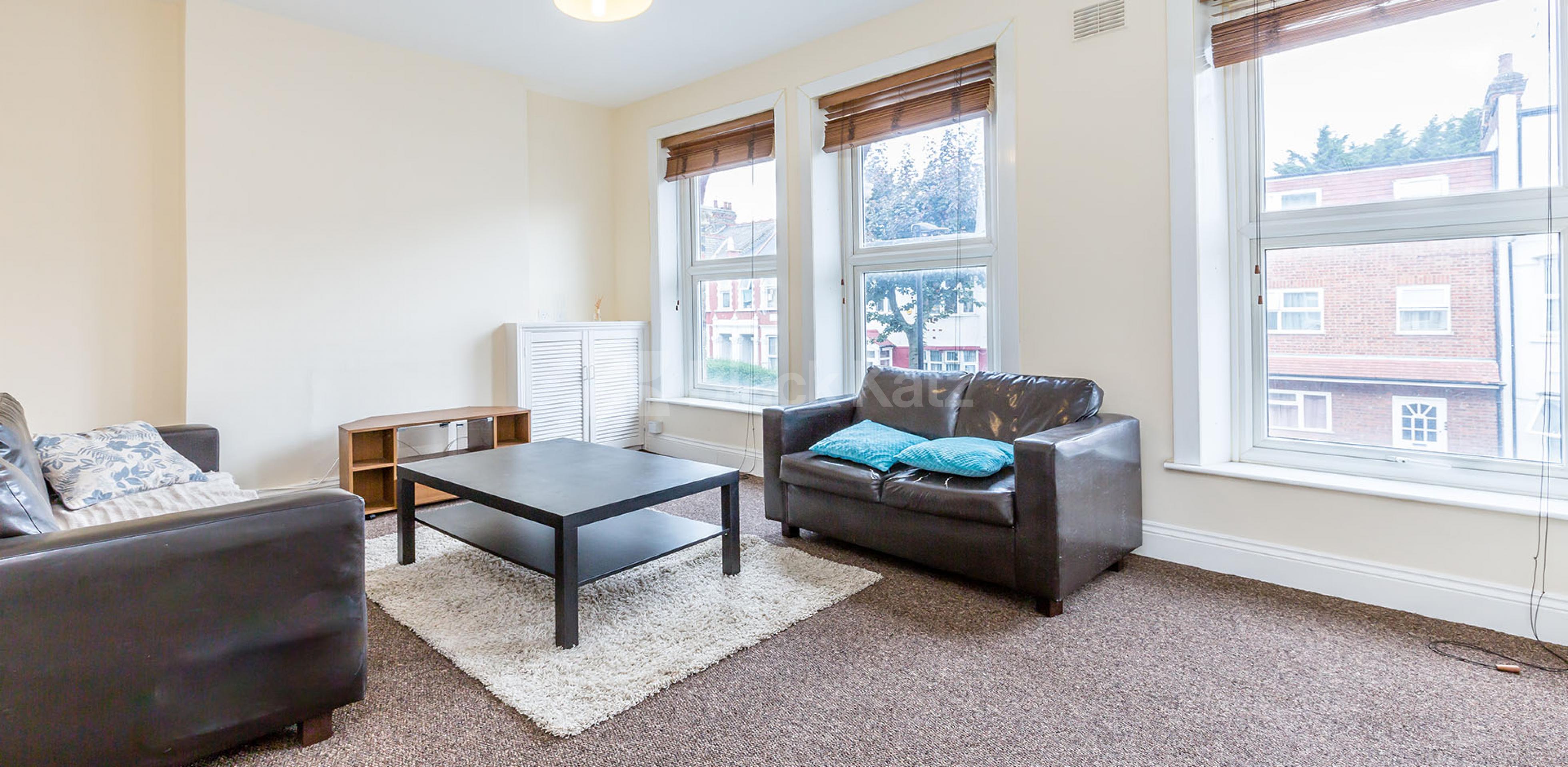 			3 Bedroom, 1 bath, 1 reception Flat			 Hampden Road, Haringey N8