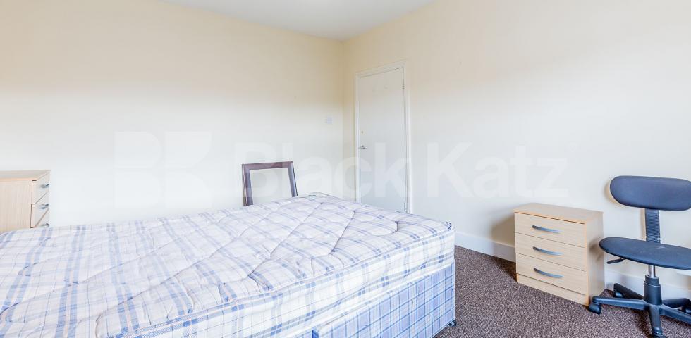 			NEW INSTRUCTION!, 3 Bedroom, 1 bath, 1 reception Flat			 Hampden Road, Haringey