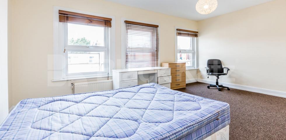 			3 Bedroom, 1 bath, 1 reception Flat			 Hampden Road, Haringey
