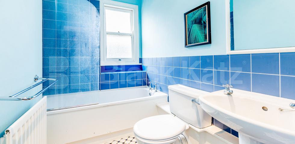 			BEAUTIFUL PERIOD CONVERSION, 2 Bedroom, 1 bath, 1 reception Flat			 Horsell Road N5, HIGHBURY FIELDS-ISLINGTON