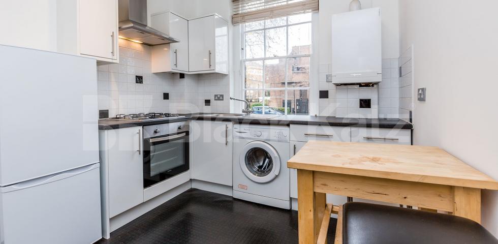 			BEAUTIFUL PERIOD CONVERSION , 2 Bedroom, 1 bath, 1 reception Flat			 Tibberton Square , ISLINGTON-CANONBURY-ANGEL