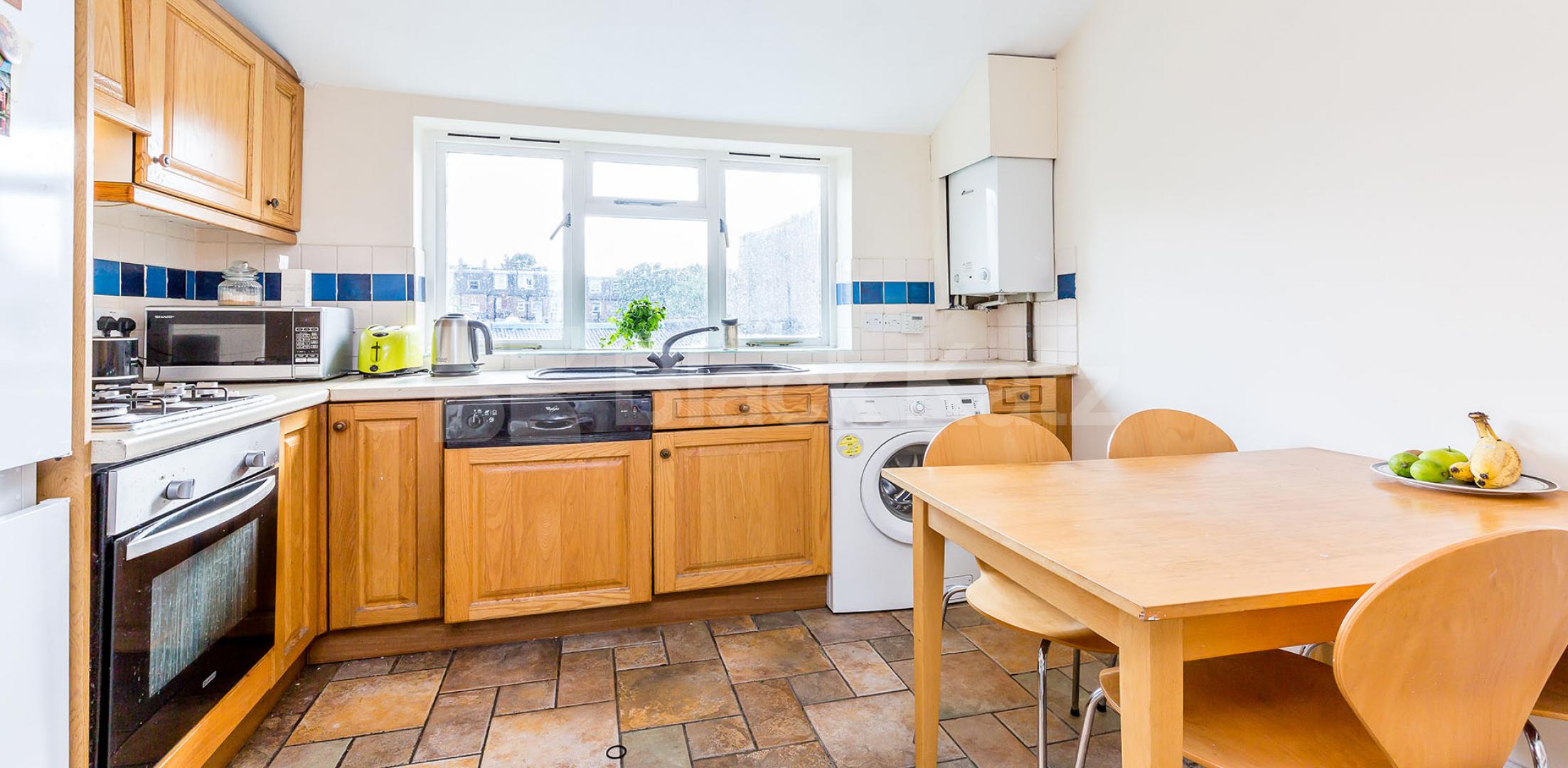 			BEAUTIFUL PERIOD CONVERSION, 2 Bedroom, 1 bath, 1 reception Flat			 Horsell Road N5, HIGHBURY FIELDS-ISLINGTON