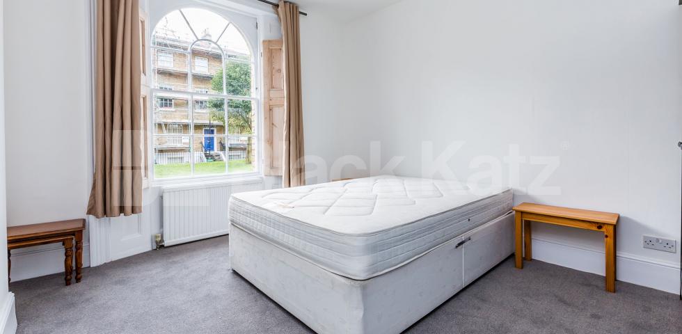 			BEAUTIFUL PERIOD CONVERSION , 2 Bedroom, 1 bath, 1 reception Flat			 Tibberton Square , ISLINGTON-CANONBURY-ANGEL