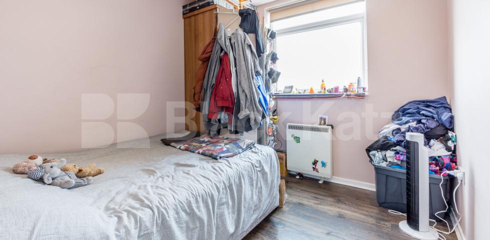 			NEW INSTRUCTION!, 3 Bedroom, 1 bath, 1 reception Apartment			 Viceroy Close, East Finchley