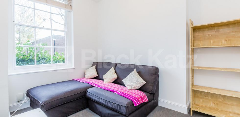 			BEAUTIFUL PERIOD CONVERSION , 2 Bedroom, 1 bath, 1 reception Flat			 Tibberton Square , ISLINGTON-CANONBURY-ANGEL