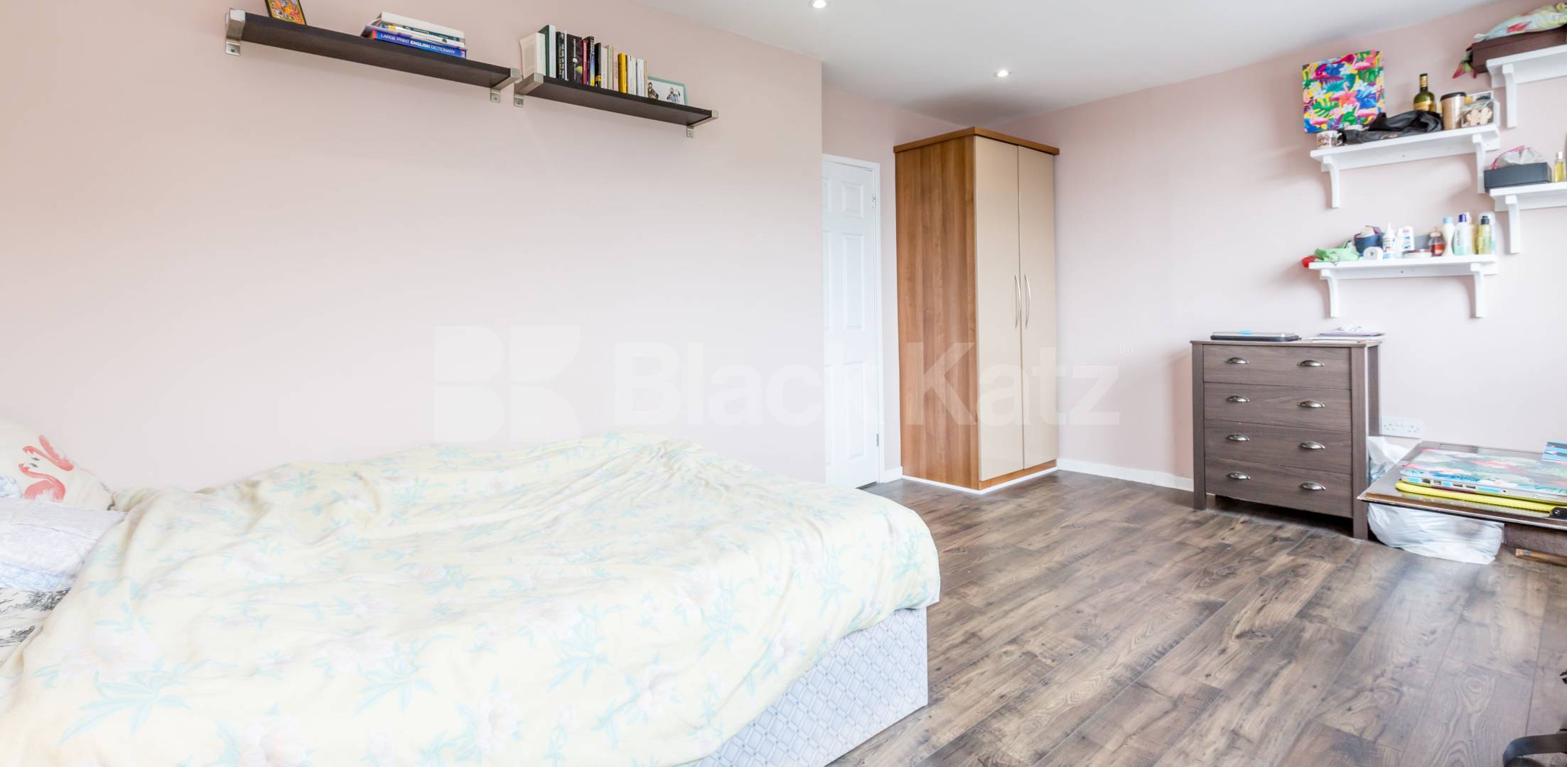 			NEW INSTRUCTION!, 3 Bedroom, 1 bath, 1 reception Maisonette			 Viceroy Close, East Finchley 