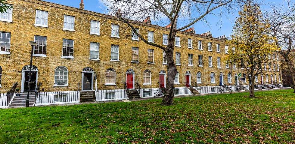 			BEAUTIFUL PERIOD CONVERSION , 2 Bedroom, 1 bath, 1 reception Flat			 Tibberton Square , ISLINGTON-CANONBURY-ANGEL