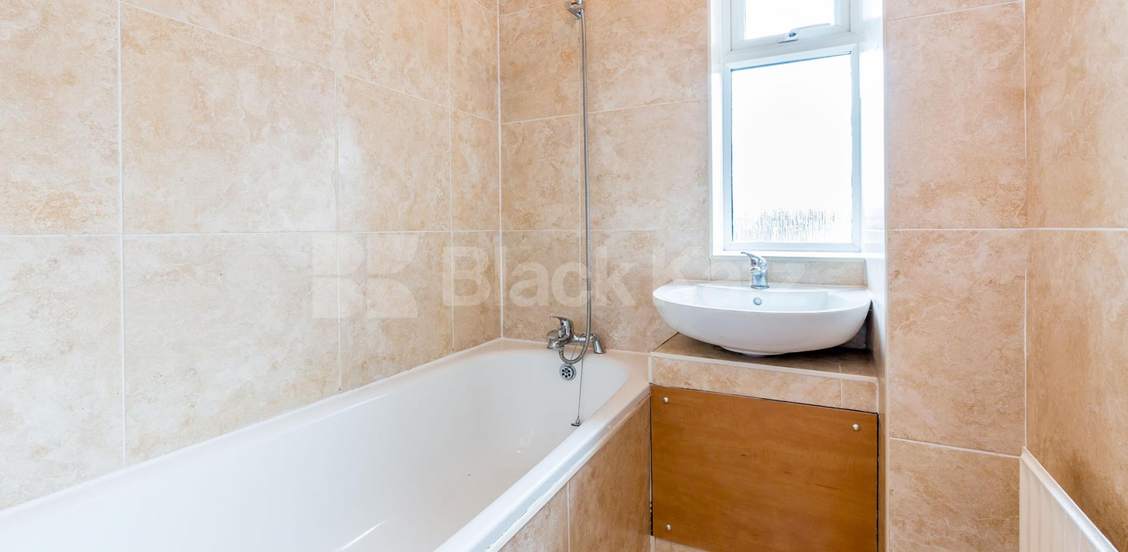 			3 Bedroom, 1 bath, 1 reception Flat			 Carysfort Road, Crouch End