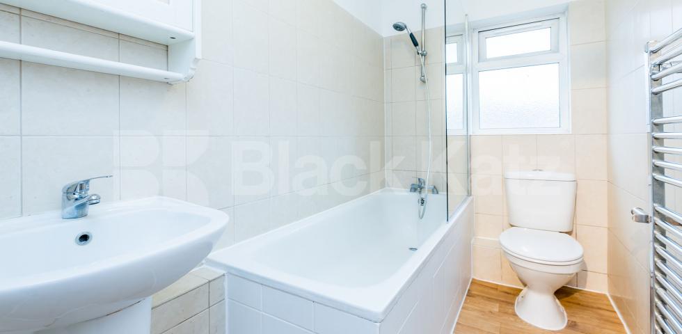 			Fantastic one bed apartment , 1 Bedroom, 1 bath, 1 reception Apartment			 Colney Hatch Lane, Muswell Hill