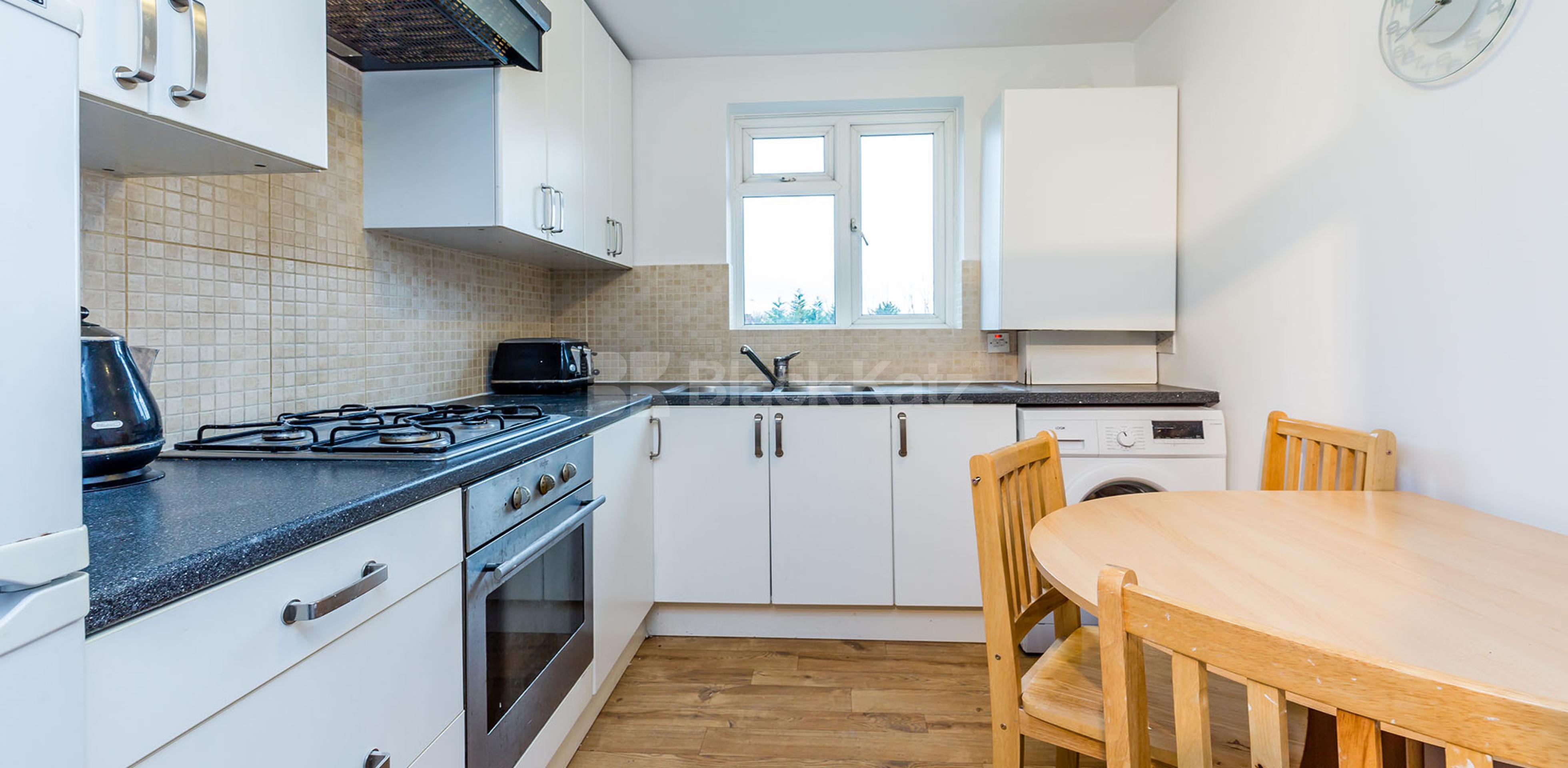 			Fantastic one bed apartment , 1 Bedroom, 1 bath, 1 reception Apartment			 Colney Hatch Lane, Muswell Hill N10