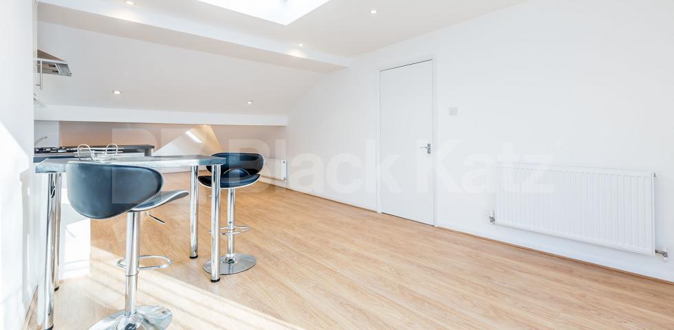 			Amazing Loft Apartment !, 1 Bedroom, 1 bath, 1 reception Flat			 Woodland Gardens , Muswell Hill 