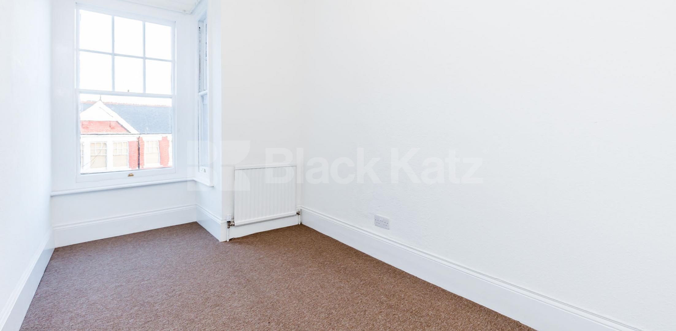 			Huge 4 bedroom Property ideal for sharers, 4 Bedroom, 1 bath, 1 reception Flat			 Woodland Gardens, Muswell Hill