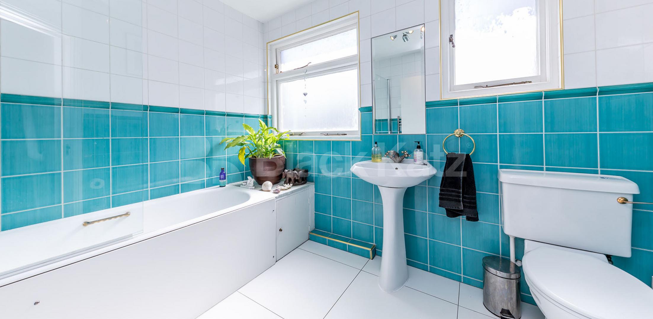 Delightfully appointed home 3 Bedroom Flat in Nelson Road N8