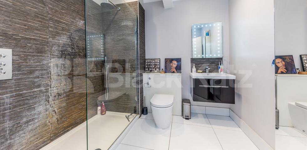 			NEW INSTRUCTION!, 3 Bedroom, 1 bath, 1 reception Flat			 Nelson Road, Crouch End