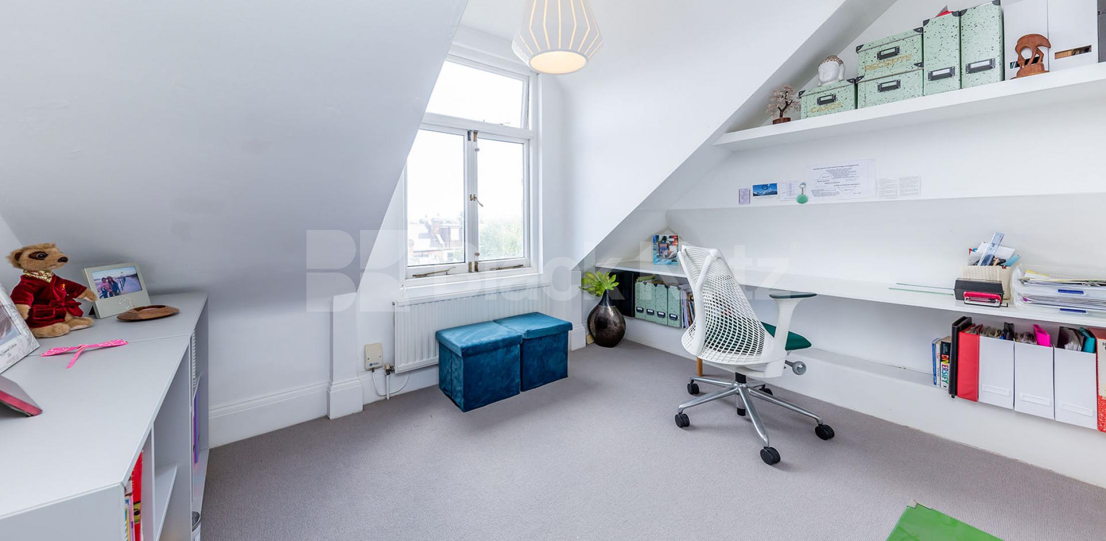 			NEW INSTRUCTION!, 3 Bedroom, 1 bath, 1 reception Flat			 Nelson Road, Crouch End