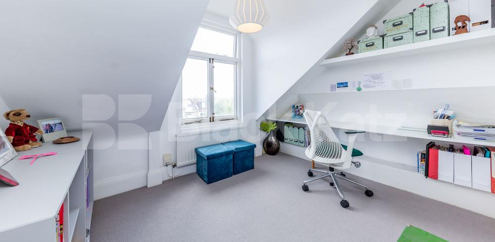 			NEW INSTRUCTION!, 3 Bedroom, 1 bath, 1 reception Flat			 Nelson Road, Crouch End