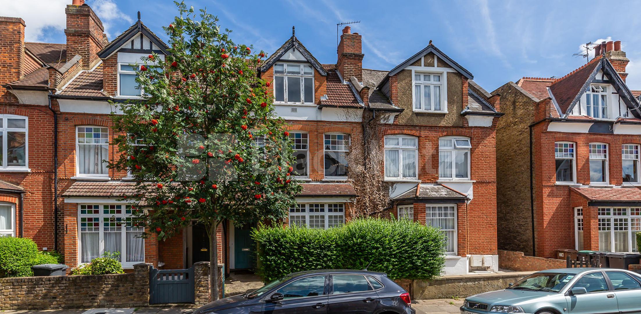 Delightfully appointed home 3 Bedroom Flat in Nelson Road N8
