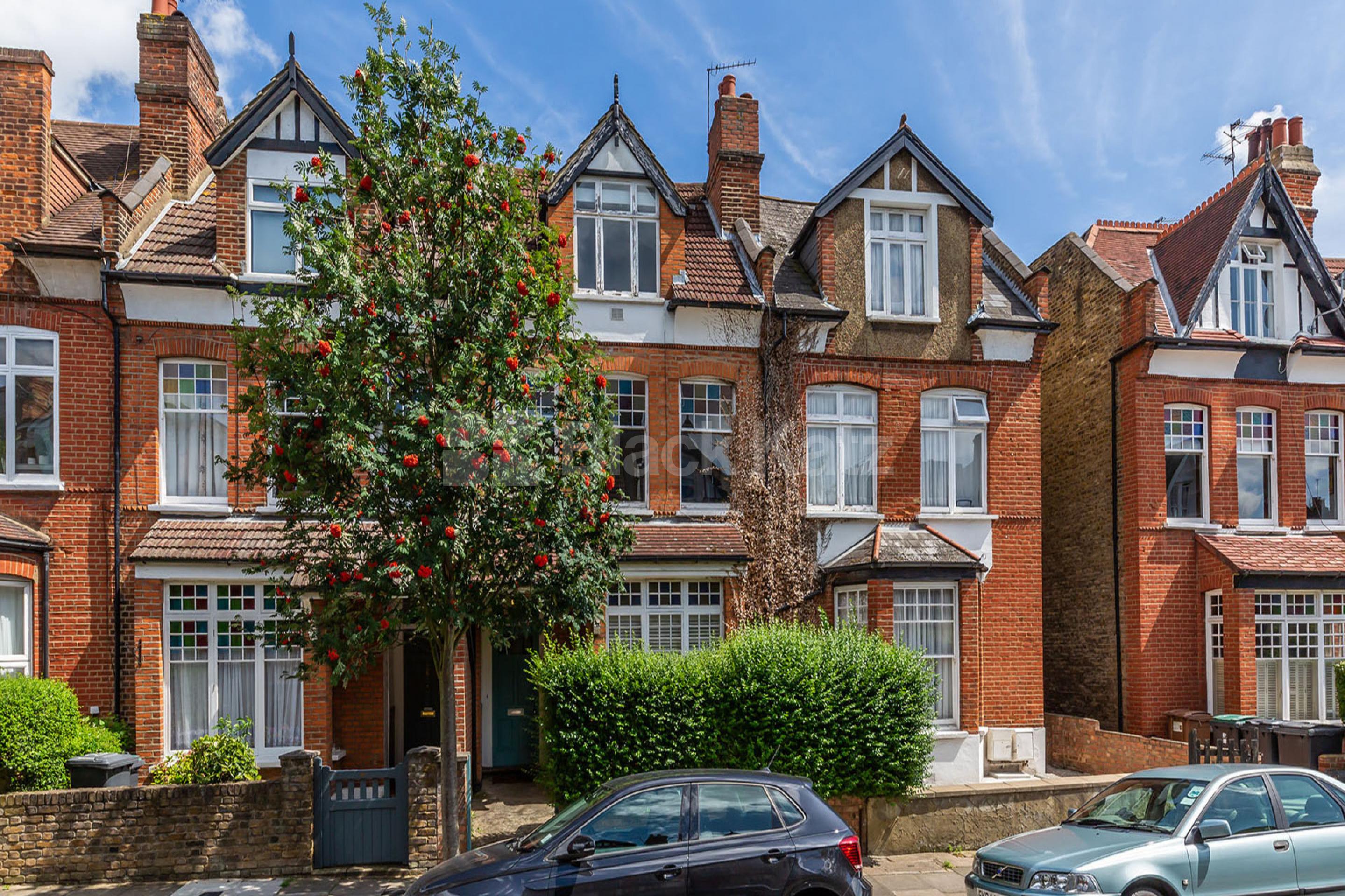 One bedroom property on the first floor on a lovely road in Crouch End Nelson Road, Crouch End N8