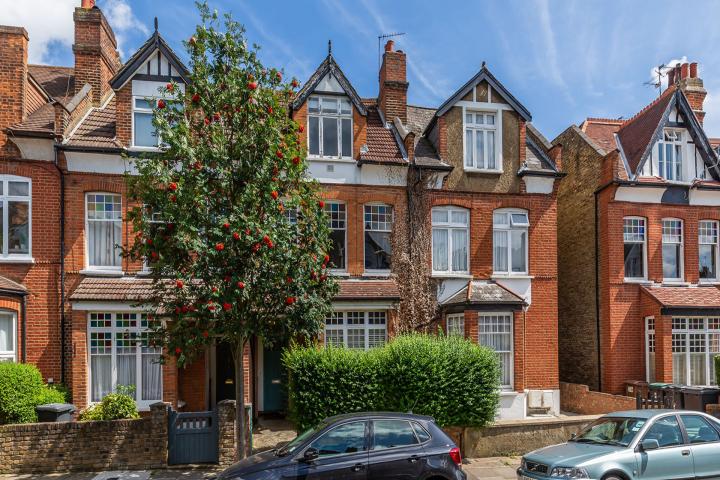 One bedroom property on the first floor on a lovely road in Crouch End Nelson Road, Crouch End