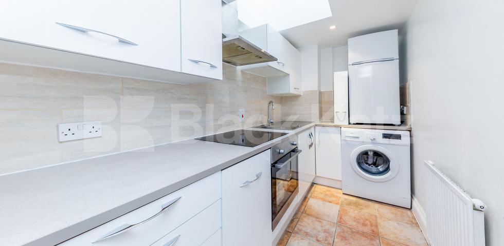 			1 Bedroom, 1 bath, 1 reception Flat			 Mildmay Grove South   , ISLINGTON/CANONBURY N1 