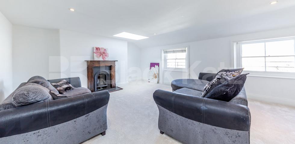 			1 Bedroom, 1 bath, 1 reception Flat			 Mildmay Grove South   , ISLINGTON/CANONBURY N1 