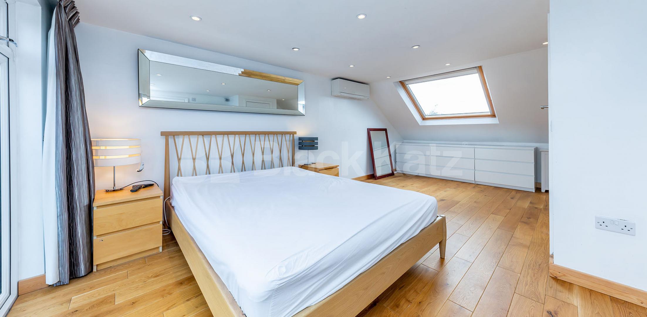 			Beautiful Family Home!, 4 Bedroom, 1 bath, 1 reception House			 Western Way , High Barnet 