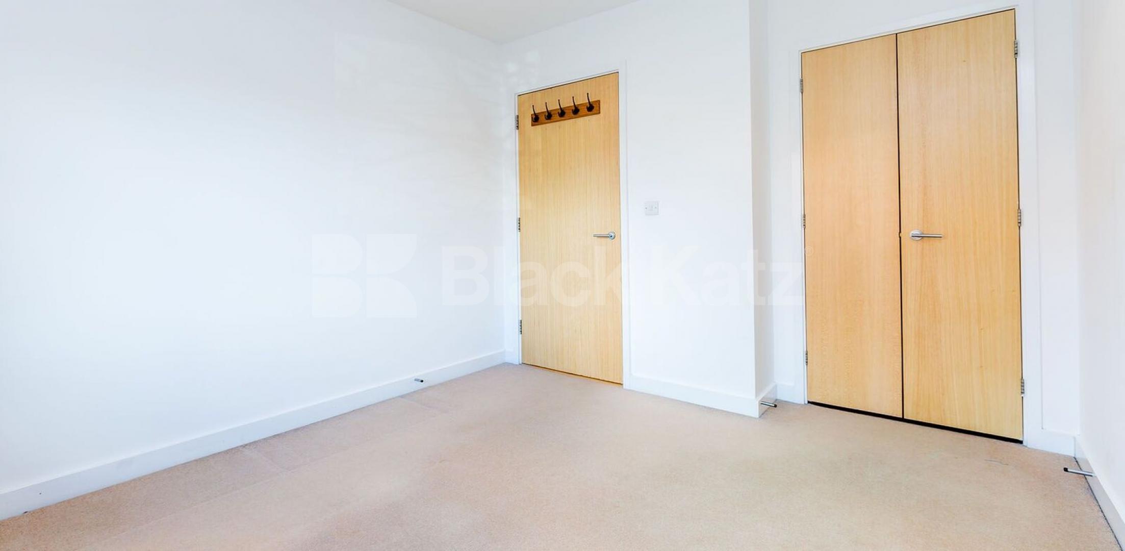 			NEW INSTRUCTION!, 2 Bedroom, 1 bath, 1 reception Apartment			 Clarendon Road , Turnpike lane