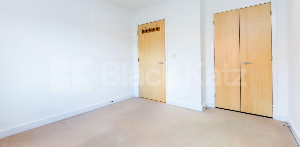 			NEW INSTRUCTION!, 2 Bedroom, 1 bath, 1 reception Apartment			 Clarendon Road , Turnpike lane