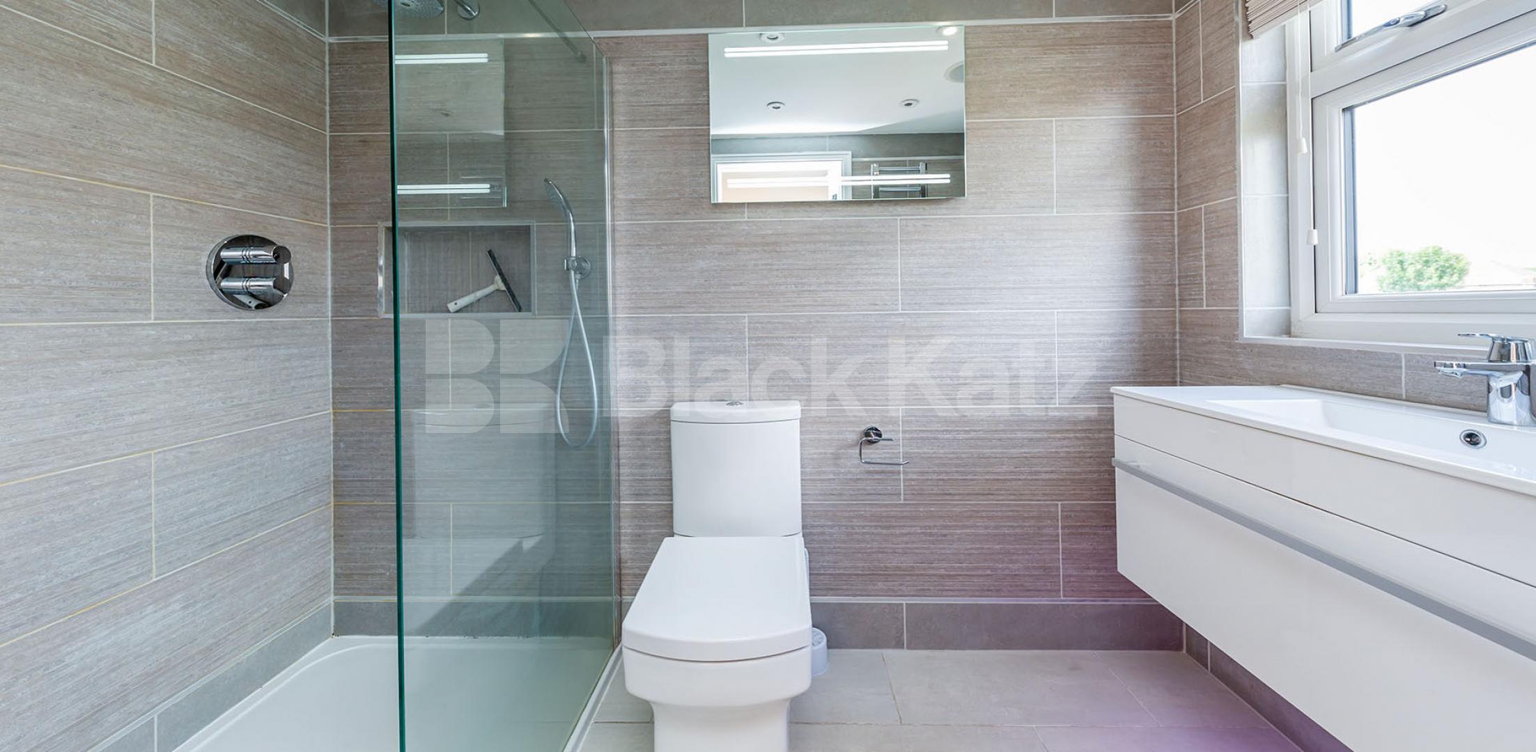 			Beautiful Family Home!, 4 Bedroom, 1 bath, 1 reception House			 Western Way , High Barnet 