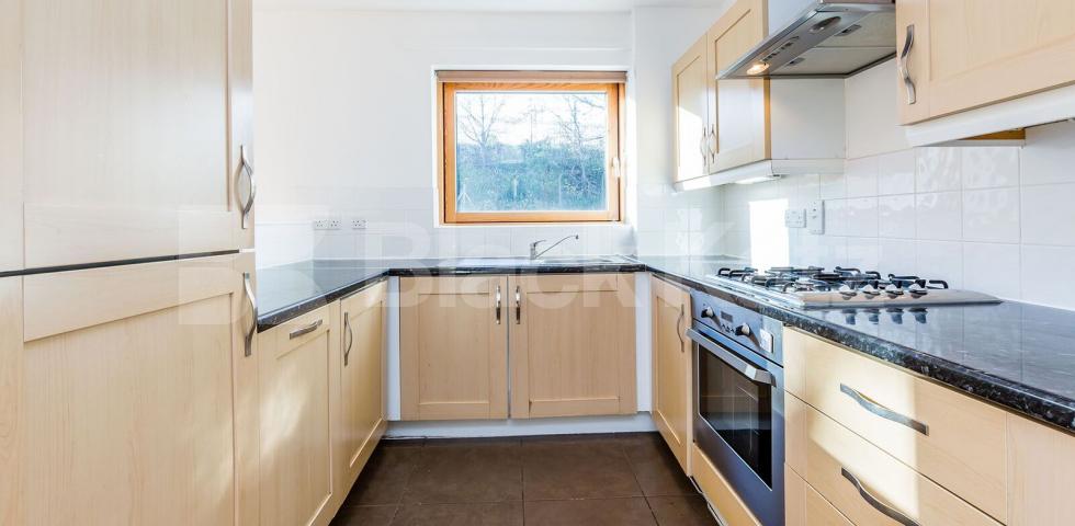 			NEW INSTRUCTION!, 2 Bedroom, 1 bath, 1 reception Apartment			 Clarendon Road , Turnpike lane