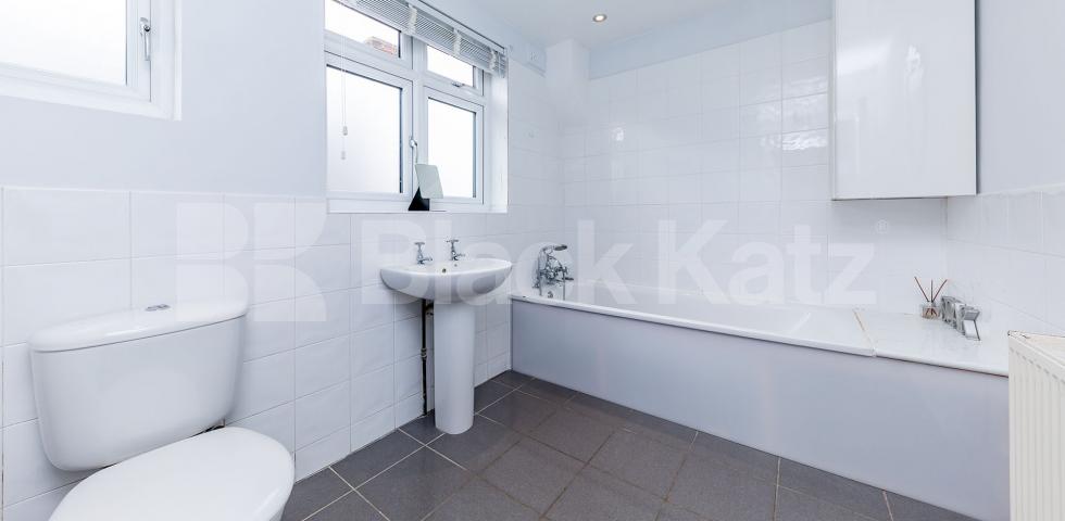 			Beautiful Family Home!, 4 Bedroom, 1 bath, 1 reception House			 Western Way , High Barnet 