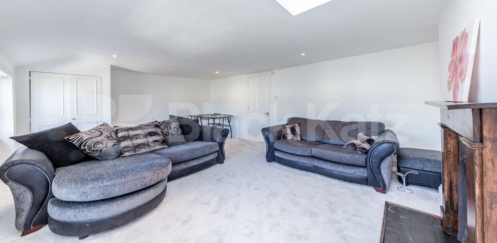 			1 Bedroom, 1 bath, 1 reception Flat			 Mildmay Grove South   , ISLINGTON/CANONBURY N1 