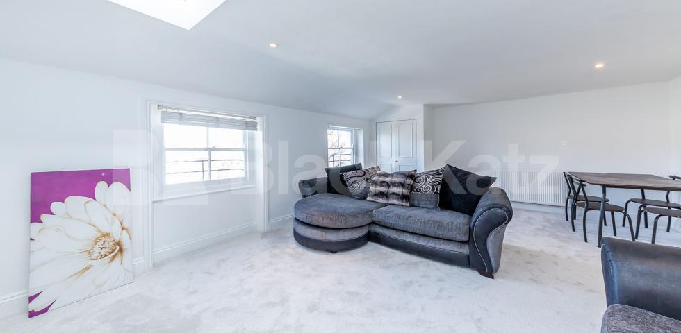 			1 Bedroom, 1 bath, 1 reception Flat			 Mildmay Grove South   , ISLINGTON/CANONBURY N1 