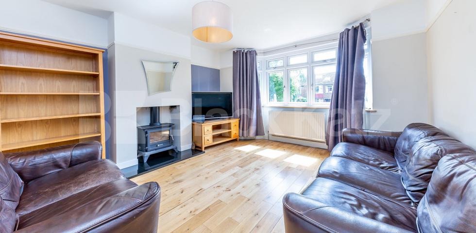 			Beautiful Family Home!, 4 Bedroom, 1 bath, 1 reception House			 Western Way , High Barnet 