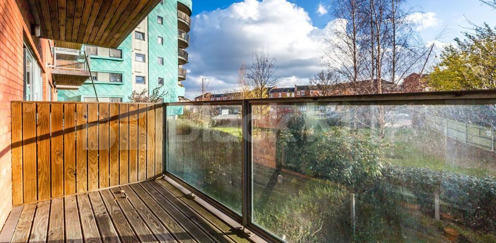 			NEW INSTRUCTION!, 2 Bedroom, 1 bath, 1 reception Apartment			 Clarendon Road , Turnpike lane