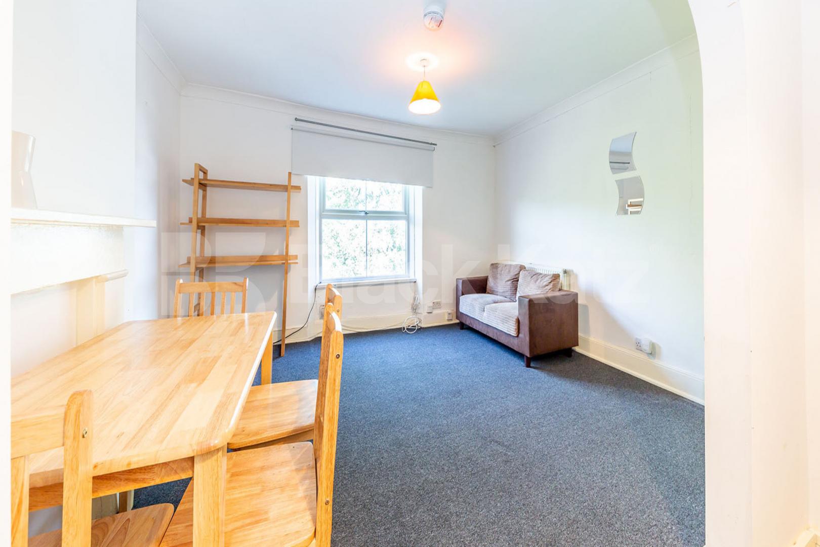 two spacious double bedrooms with a large open plan lounge close to station Camden Road, Camden Borders 