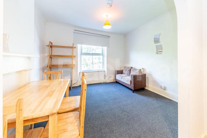 two spacious double bedrooms with a large open plan lounge close to station Camden Road, Camden Borders 