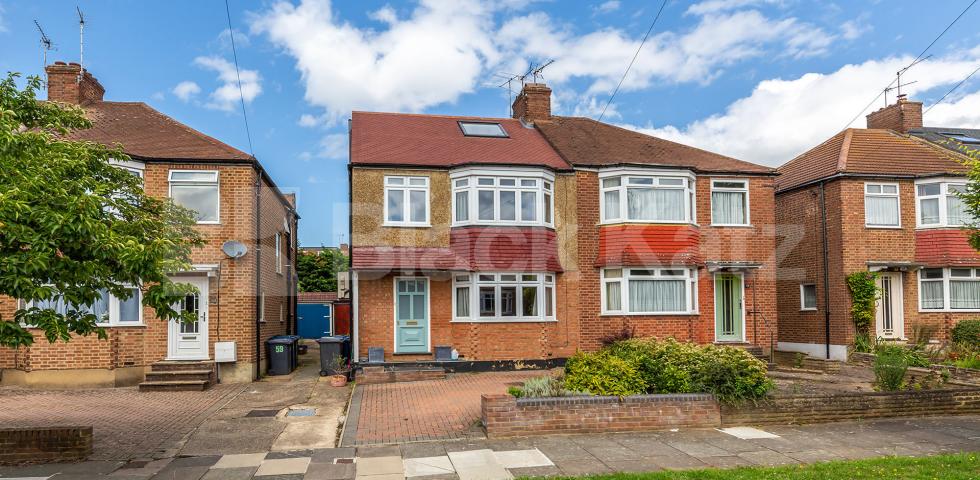 			Beautiful Family Home!, 4 Bedroom, 1 bath, 1 reception House			 Western Way , High Barnet 