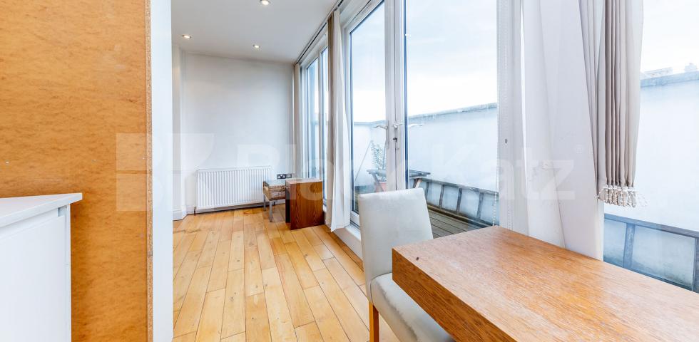 			New Instruction, Studio Apartment, 1 bath, 1 reception Flat			 Balls Pond Road, ISLINGTON N1