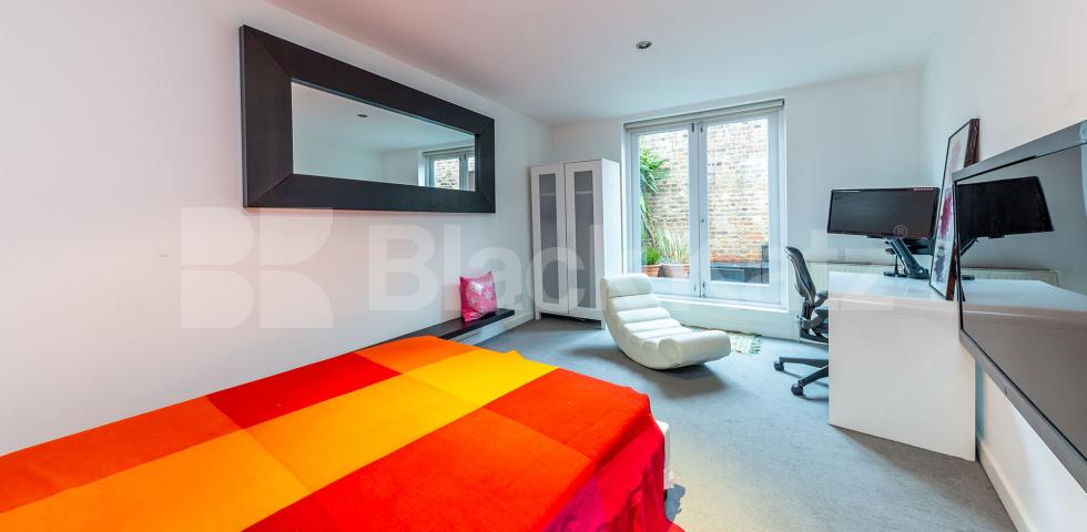 			NEW INSTRUCTION!, 2 Bedroom, 1 bath, 1 reception Apartment			 Penton Street, ANGEL