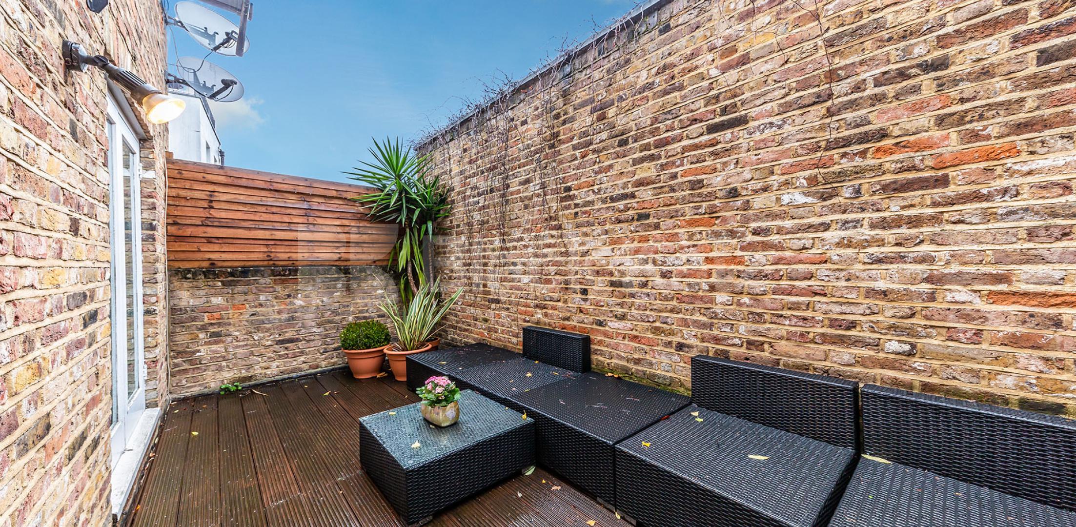 			NEW INSTRUCTION!, 2 Bedroom, 1 bath, 1 reception Apartment			 Penton Street, ANGEL