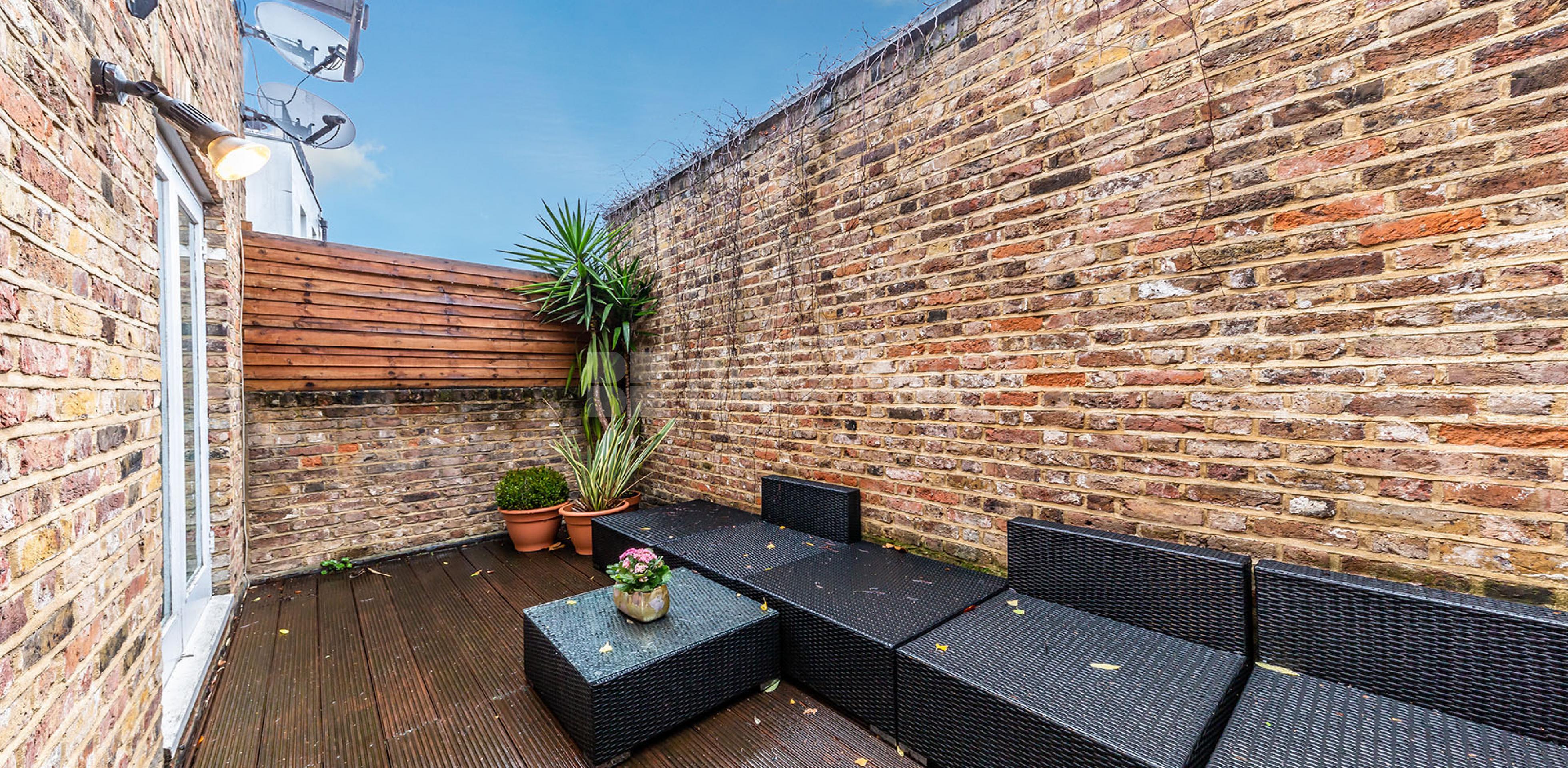 			NEW INSTRUCTION!, 2 Bedroom, 1 bath, 1 reception Apartment			 Penton Street, ANGEL N1