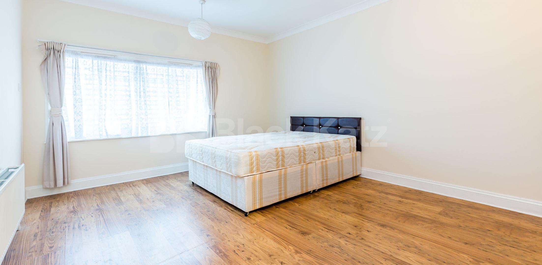 			New Instruction In Heart Of Crouch End !, 1 Bedroom, 1 bath, 1 reception Apartment			 Crouch Hall Road, Crouch End