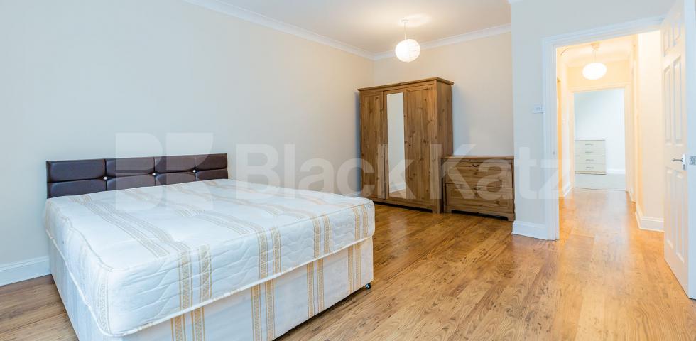 			New Instruction In Heart Of Crouch End !, 1 Bedroom, 1 bath, 1 reception Apartment			 Crouch Hall Road, Crouch End