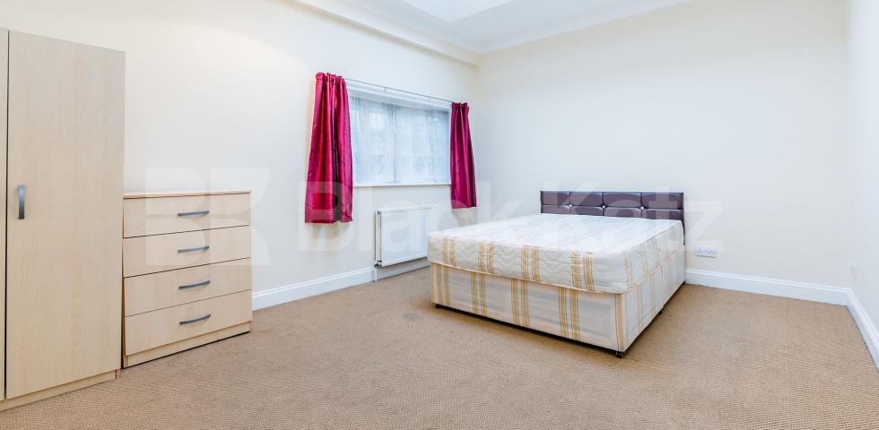 			New Instruction In Heart Of Crouch End !, 1 Bedroom, 1 bath, 1 reception Apartment			 Crouch Hall Road, Crouch End