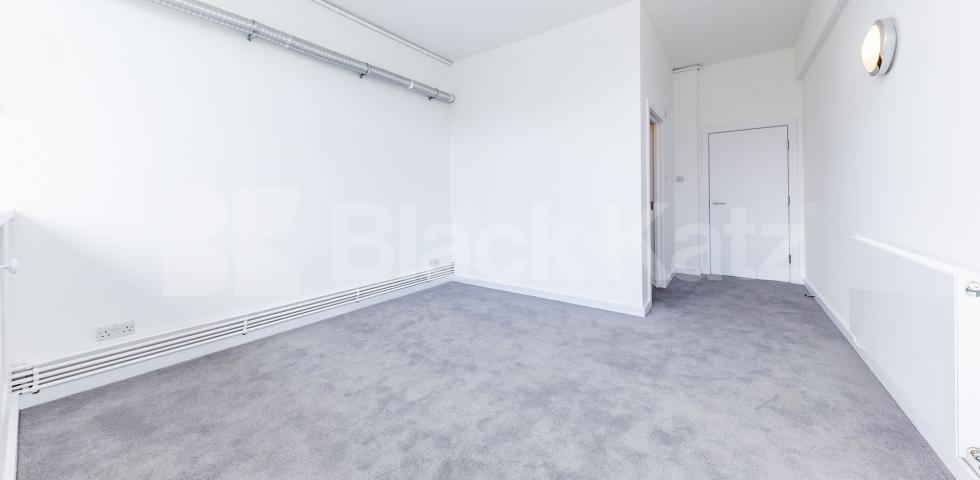 			NEW REFURBISHED 2 BED 2 BATH , 2 Bedroom, 2 bath, 1 reception Apartment			 Grove House, Tudor Road , HACKNEY-LONDON FIELDS