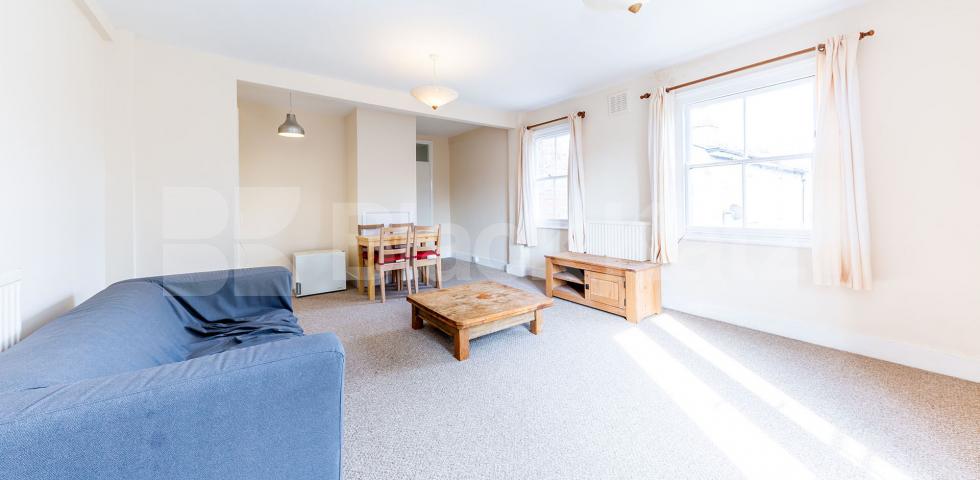 			3 BED MAISONETTE!, 3 Bedroom, 1 bath, 1 reception Maisonette			 Woodstock Road, FINSBURY PARK