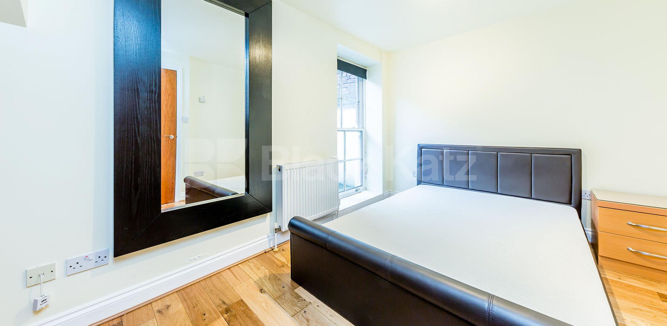 			MODERN 4 BEDROOM FLAT RIGHT BY MILE END TUBE STATION, 4 Bedroom, 1 bath, 1 reception Apartment			 Maplin Street, MILE END