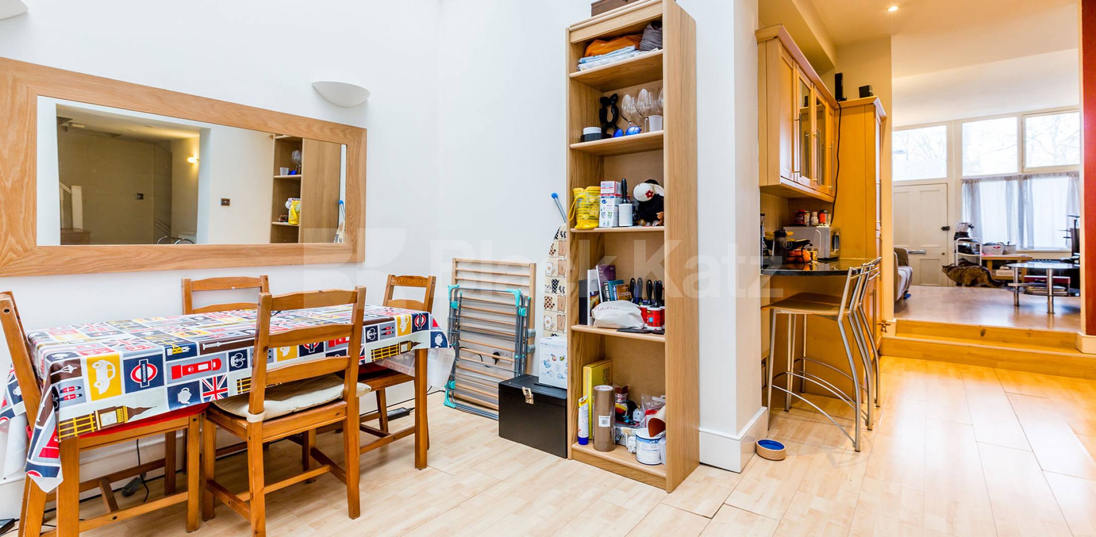 			2 BEDROOM GARDEN FLAT, 2 Bedroom, 1 bath, 1 reception Flat			 Liverpool Road, ANGEL-HIGHBURY-ISLINGTON